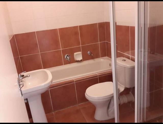 2 bed property to rent in STRAND